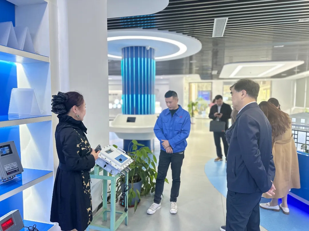 江蘇省環保產業研究會陳蒙蒙會長、陳志鵬副會長一行蒞臨協昌環保考察調研插圖3 江蘇省環保產業研究會陳蒙蒙會長、陳志鵬副會長一行蒞臨協昌環保考察調研插圖3